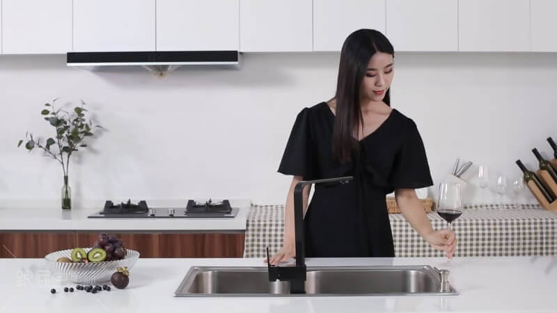 羅麗莎：黑色經(jīng)典[00_00_05][20180727-184710-0].JPG